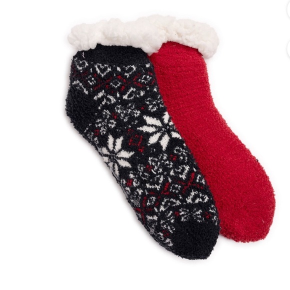 MUK LUKS 2pairs warm & cozy faux fur red &‎ black print Ankle Height Cabin socks - Picture 10 of 10